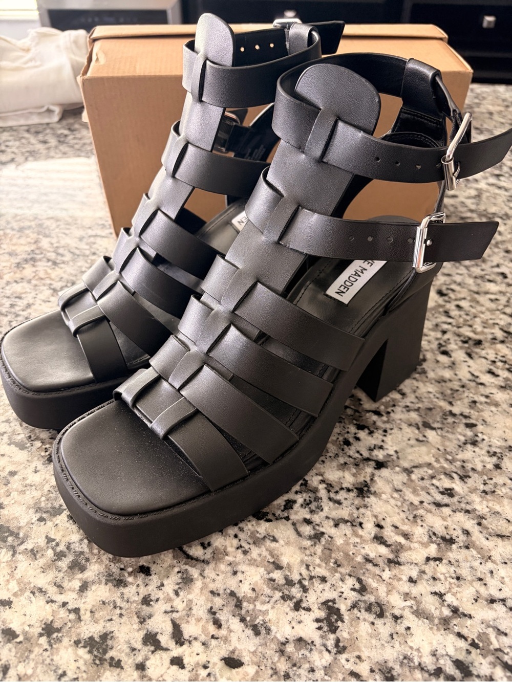 NWT Steve Madden Women’s 9 Kiona   Black Strappy Platform Heels